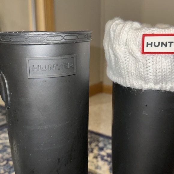 Hunter tall boots with socks - Picture 4 of 4